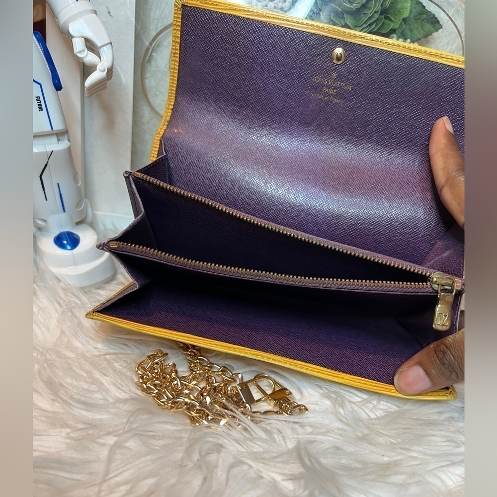 Authentic Louis Vuitton Epi Sarah yellow wallet with Purple interior - Picture 6 of 14